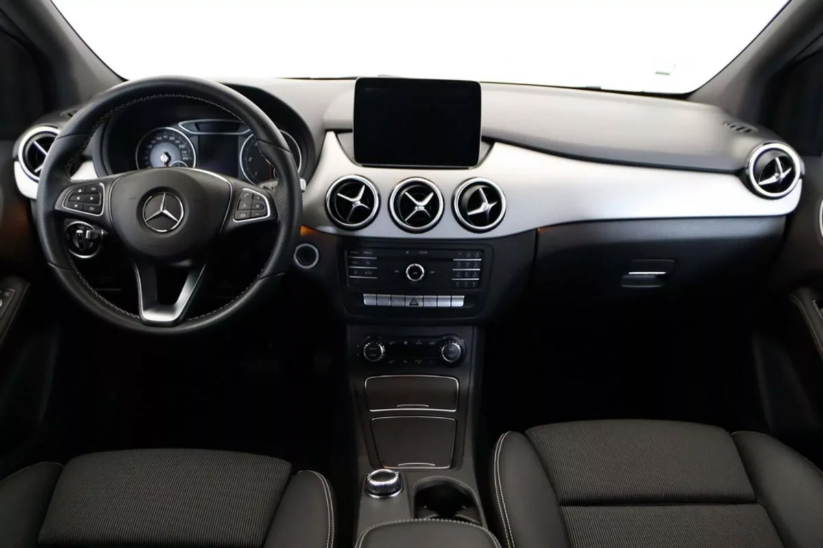 MERCEDES-BENZ CLASE B 180 D URBAN