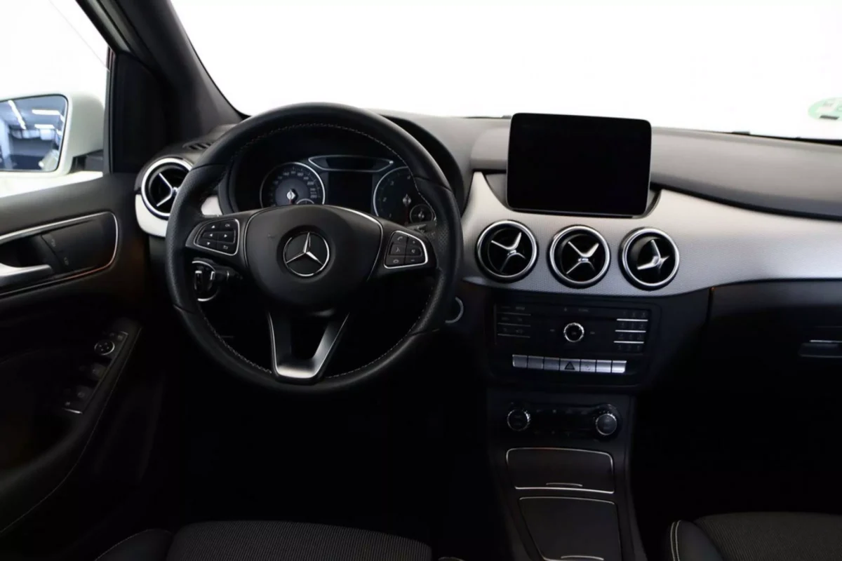 MERCEDES-BENZ CLASE B 180 D URBAN