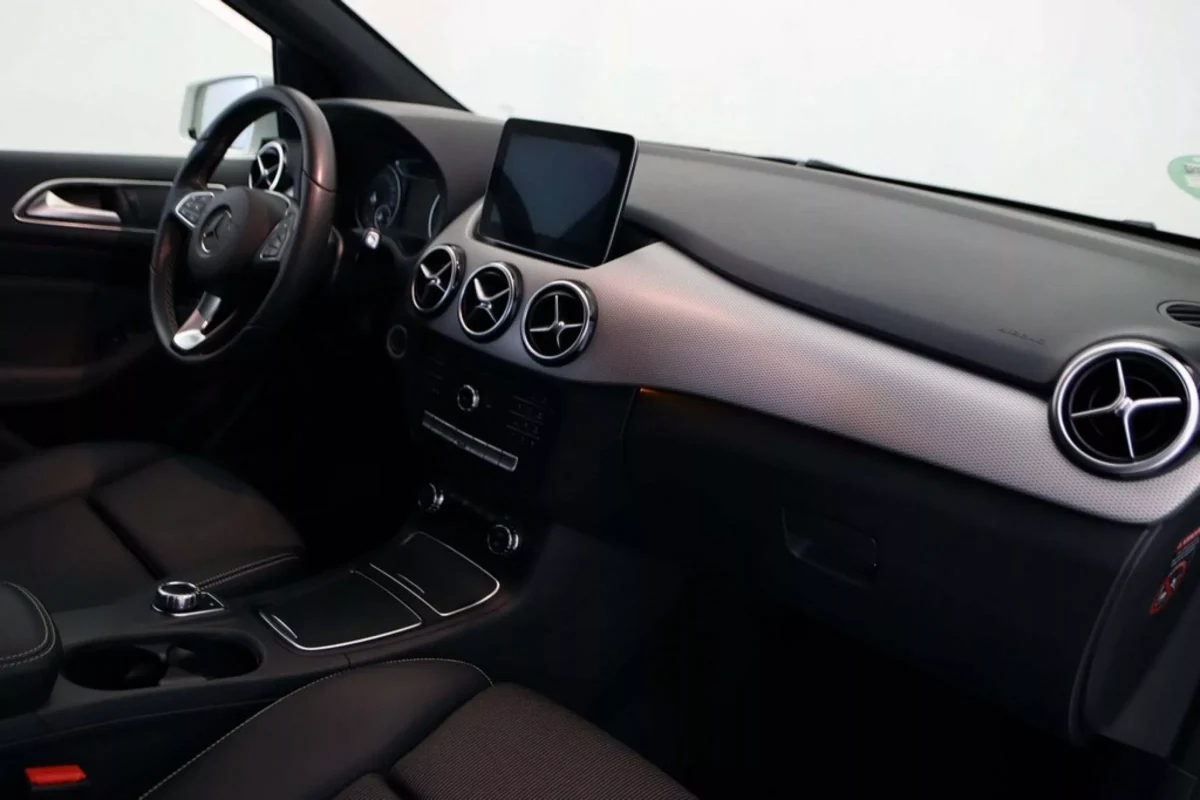 MERCEDES-BENZ CLASE B 180 D URBAN