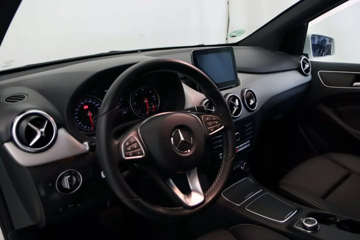 MERCEDES-BENZ CLASE B 180 D URBAN
