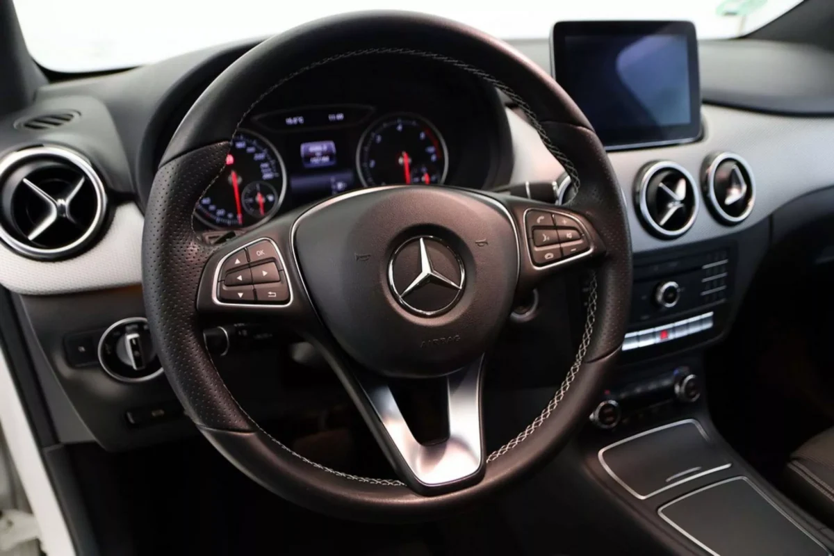 MERCEDES-BENZ CLASE B 180 D URBAN