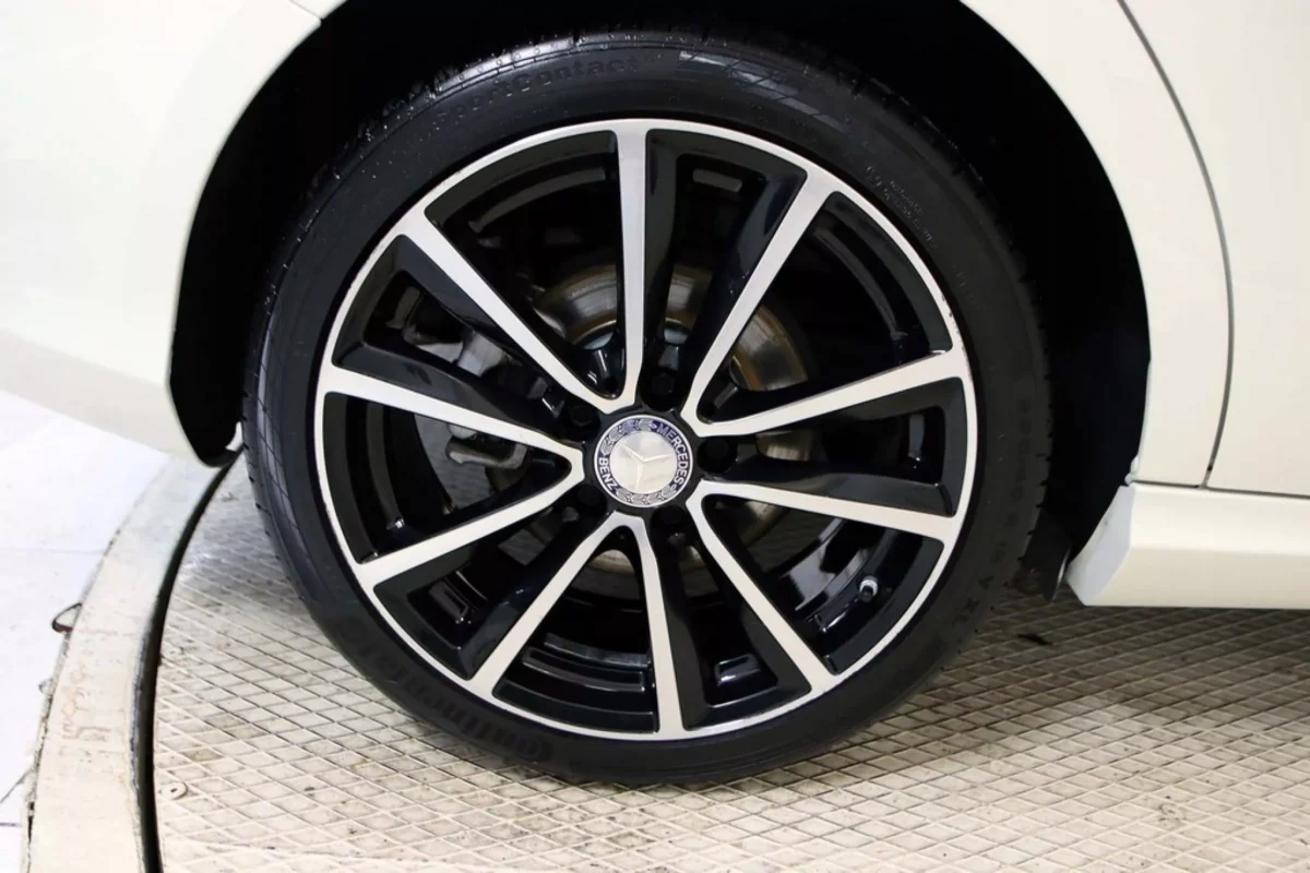 MERCEDES-BENZ CLASE B 180 D URBAN